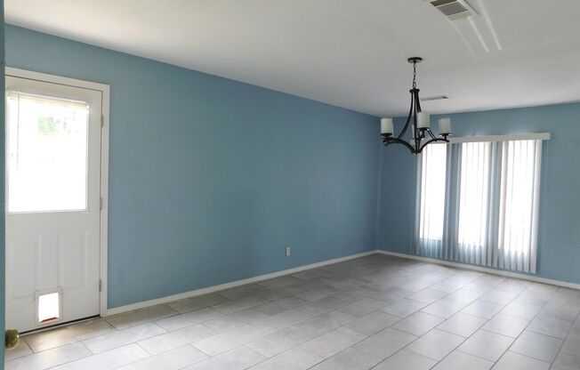 3 beds, 2 baths, $1,250