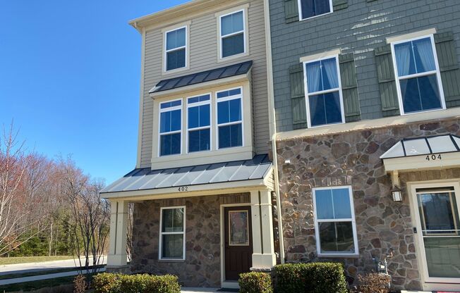 Beautiful 3 Bedroom Townhome in Glen Burnie!