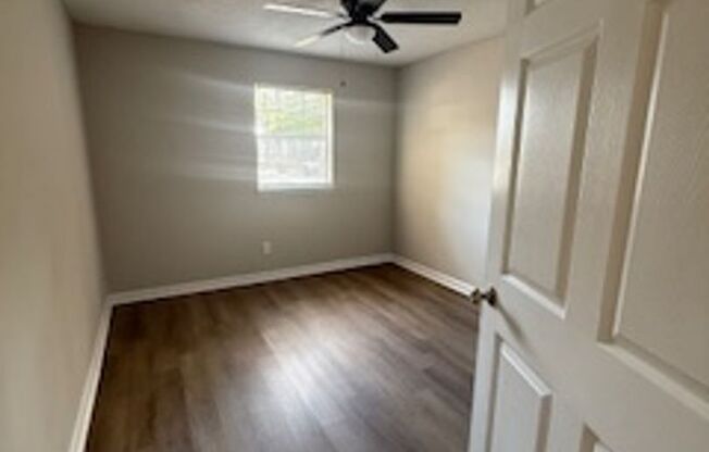 2 beds, 1 bath, 850 sqft, $1,195, Unit 4H