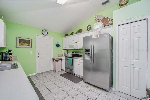 122 PARKVIEW DR