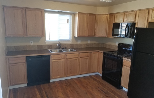Surprisingly Spacious and Beautifully Updated Duplex – 4 Bed, 2.5 Bath