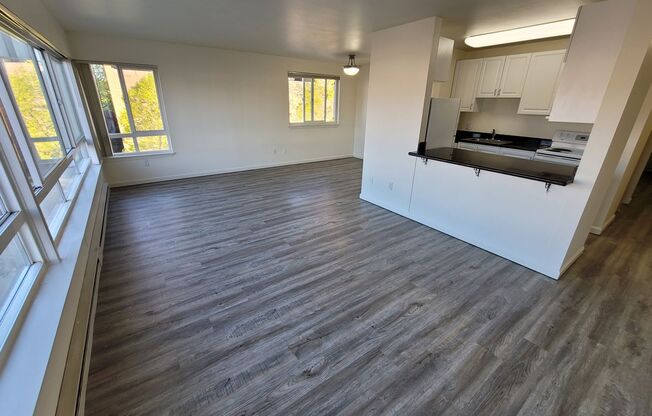 2 beds, 1 bath, 859 sqft, $2,795, Unit C-302