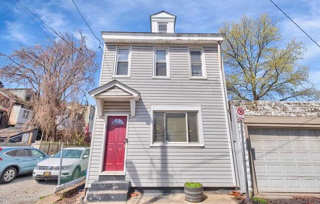 3 Bed, 2 Bath House in South Side Flats