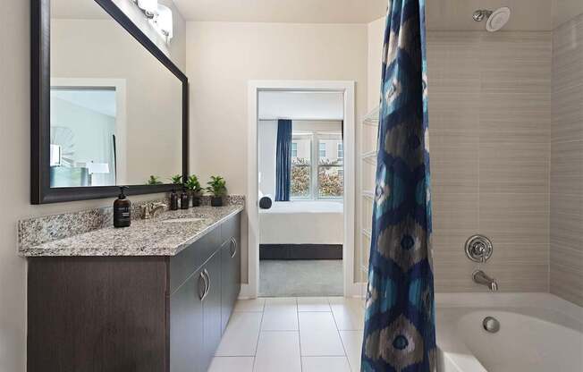 Mallory Square - Apartments near National Cancer Institute - modern bathrooms
