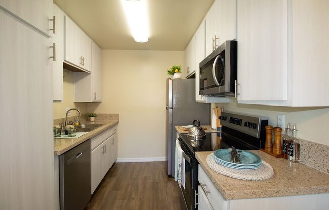 1 bed, 1 bath, 710 sqft, $2,375, Unit B-11