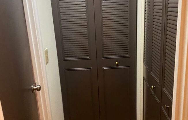 Studio, 1 bath, 400 sqft, $1,305, Unit 431-#421