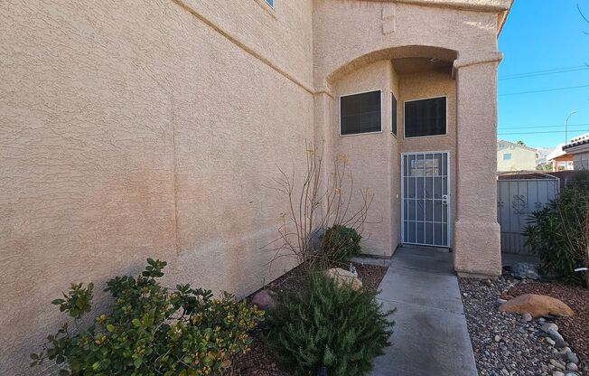 Beautiful 4 bedroom near Lake Mead & Tenaya Ave!