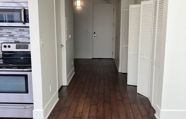 1 bed, 1 bath, 674 sqft, $2,300