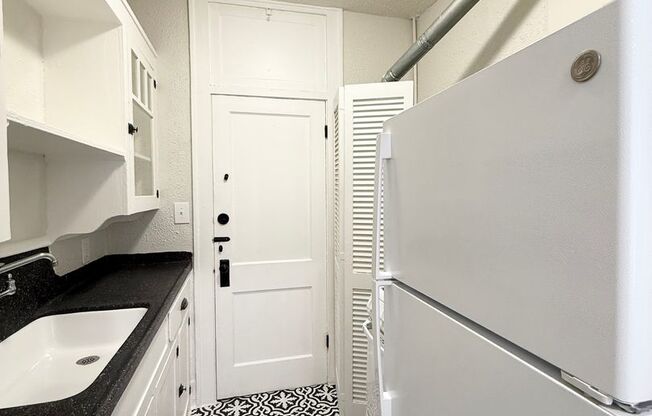 Studio, 1 bath, $935, Unit B2606