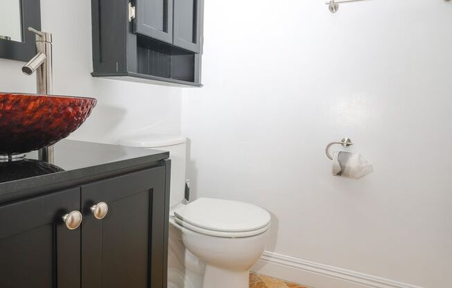 2 beds, 1.5 baths, 994 sqft, $3,995, Unit 17
