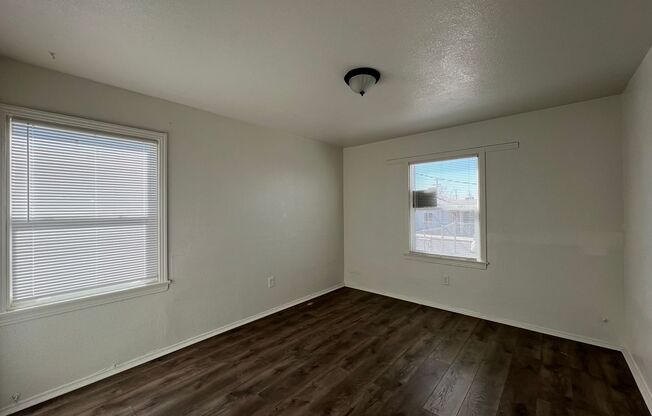 3 beds, 1 bath, $1,300