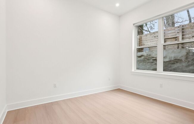 3 beds, 2 baths, 1,250 sqft, $3,667, Unit 110