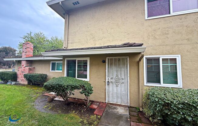 $2595 - 2 Bed/1 Bath Townhome in North San Jose-Near Lightrail