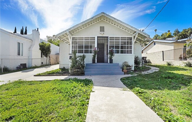3939 PORTOLA AVE
