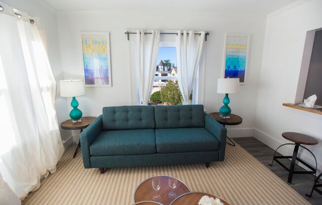 1 bed, 1 bath, $2,100, Unit 3