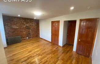 2 beds, 1 bath, $3,400, Unit 4