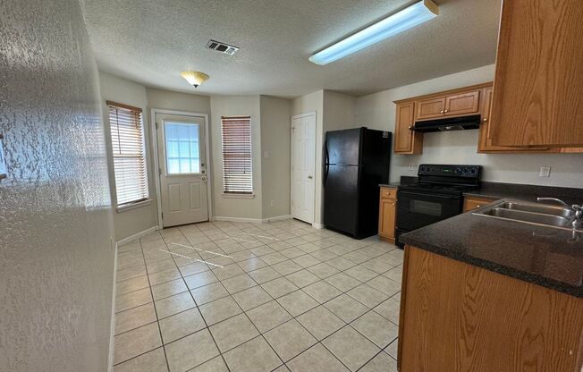 2 beds, 2 baths, $1,400