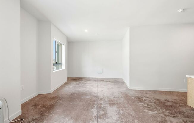 Studio, 1 bath, 305 sqft, $1,895, Unit 560