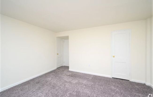2 beds, 1 bath, 930 sqft, $1,419, Unit E33