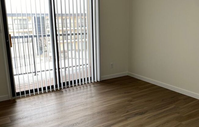 1 bed, 1 bath, 450 sqft, $1,300, Unit 2514-0532