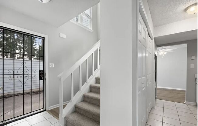 Welcome to this charming 2-bedroom, 1.5-bathroom Townhouse located in the vibrant city of Charlotte, NC