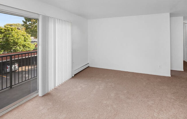 apartment living room in Warren