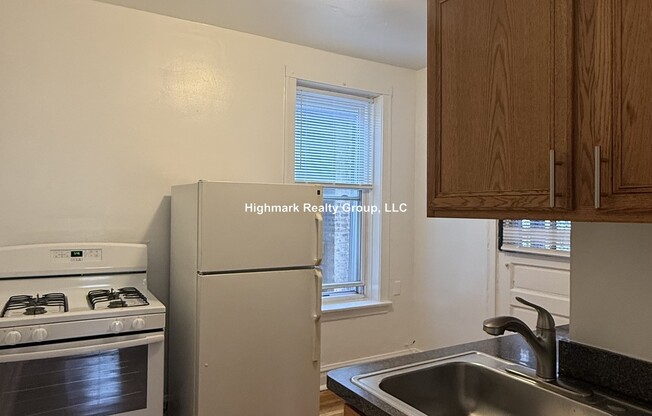 2956 W BELLE PLAINE