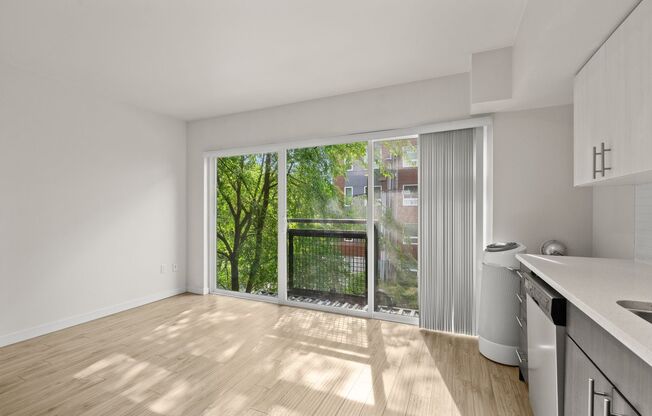 1 bed, 1 bath, 667 sqft, $2,025, Unit 225