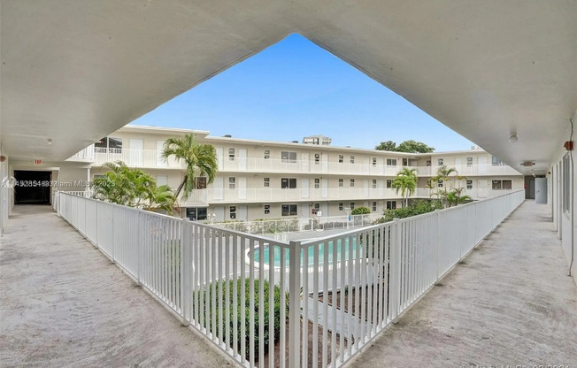 1895 Venice Park Dr