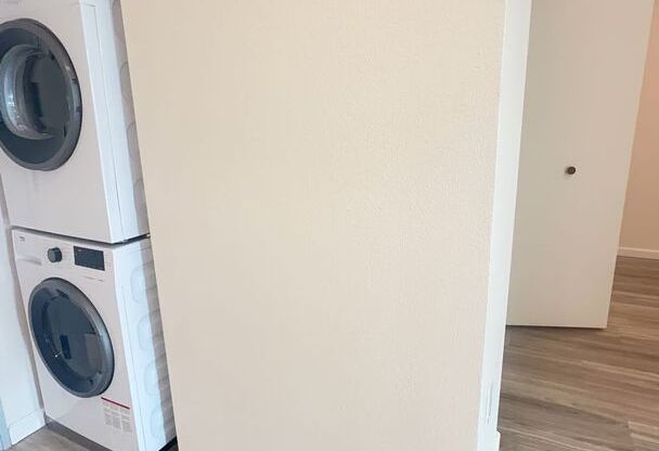 1 bed, 1 bath, 634 sqft, $2,995, Unit 407