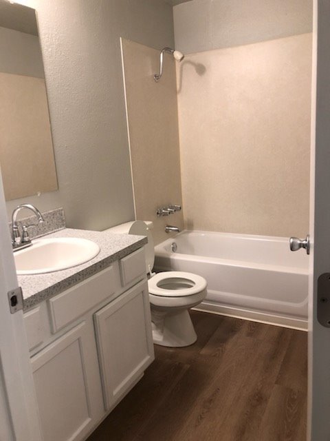 1 bed, 1 bath, 700 sqft, $1,600, Unit 6