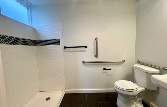 Studio, 1 bath, 250 sqft, $1,195, Unit 304