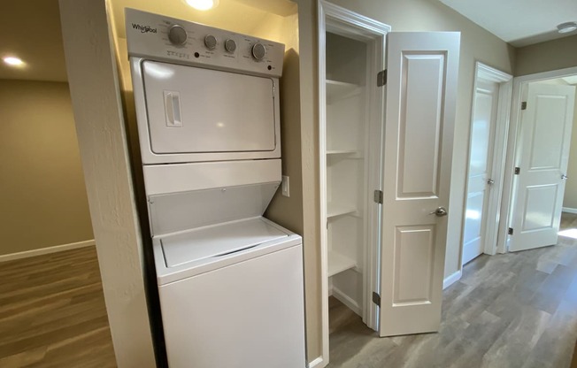 Laundry at 100 Union Ave Apartments, California, 95008