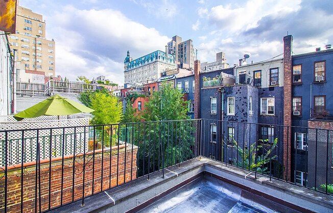 28 W 90 ST