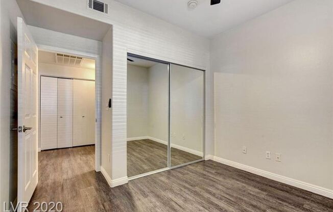 2 beds, 2 baths, $1,600, Unit #1059