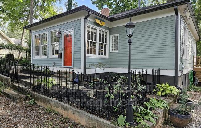 320 CHEROKEE PL SE