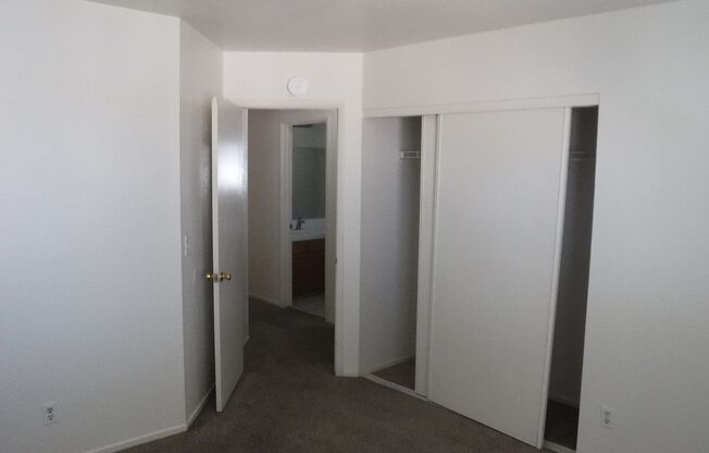 4 beds, 2.5 baths, $2,150