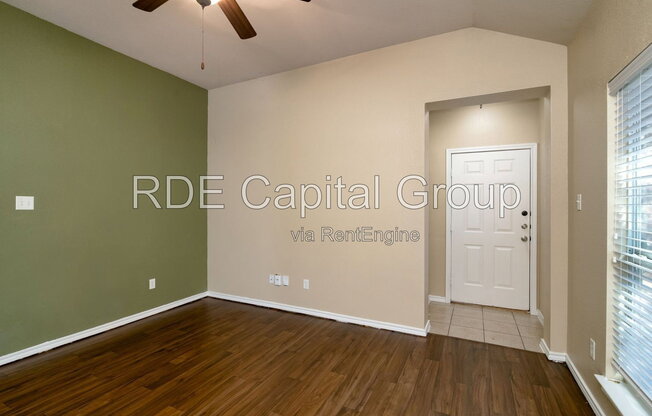 1301 RAVENWOOD DR