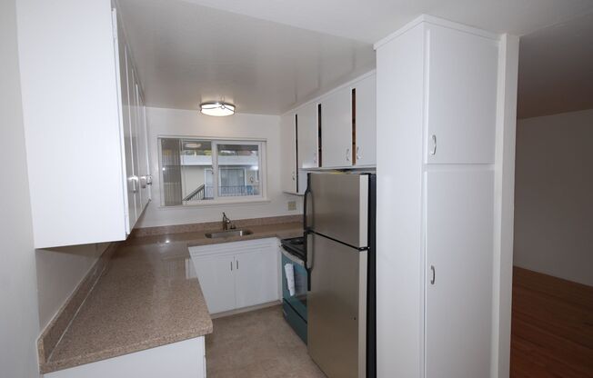 1 bed, 1 bath, $2,495, Unit 07