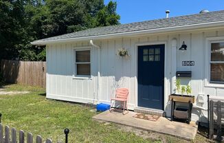 2BD/1BA - COMPLETELY REMODELED DUPLEXES DOWNTOWN!