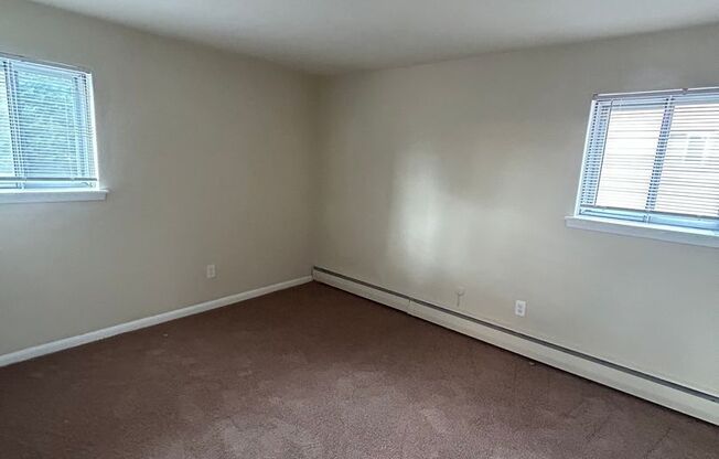 1 bed, 1 bath, 550 sqft, $1,250, Unit A04