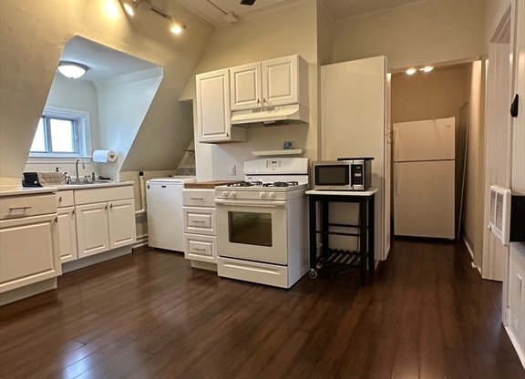 2 beds, 1 bath, 1,000 sqft, $2,500, Unit 3