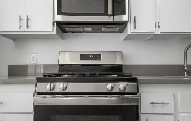 Studio, 1 bath, 615 sqft, $1,948, Unit 131