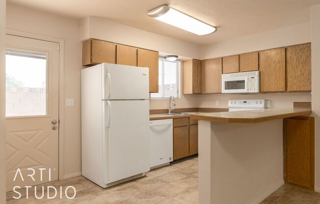 2 beds, 1.5 baths, $1,400