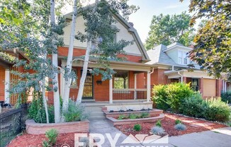 Beautifully Remodeled Potter Highlands Victorian