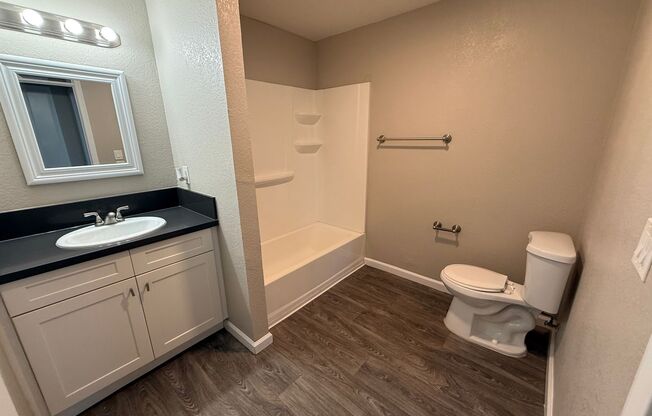 2 beds, 2 baths, 920 sqft, $2,425, Unit 52