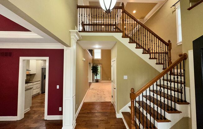 BEAUTIFUL, SPACIOUS 5 BR, 4.5 BATH HOME! Garage, Finished Basement, W/D, Pets Ok!
