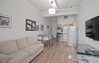 208 W 30 ST