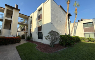 2209 BELLEAIR RD