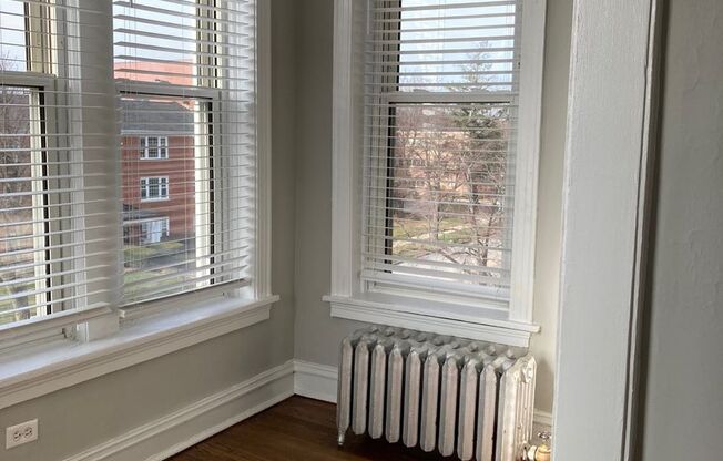 127-129 Ridge/829-833 Dobson